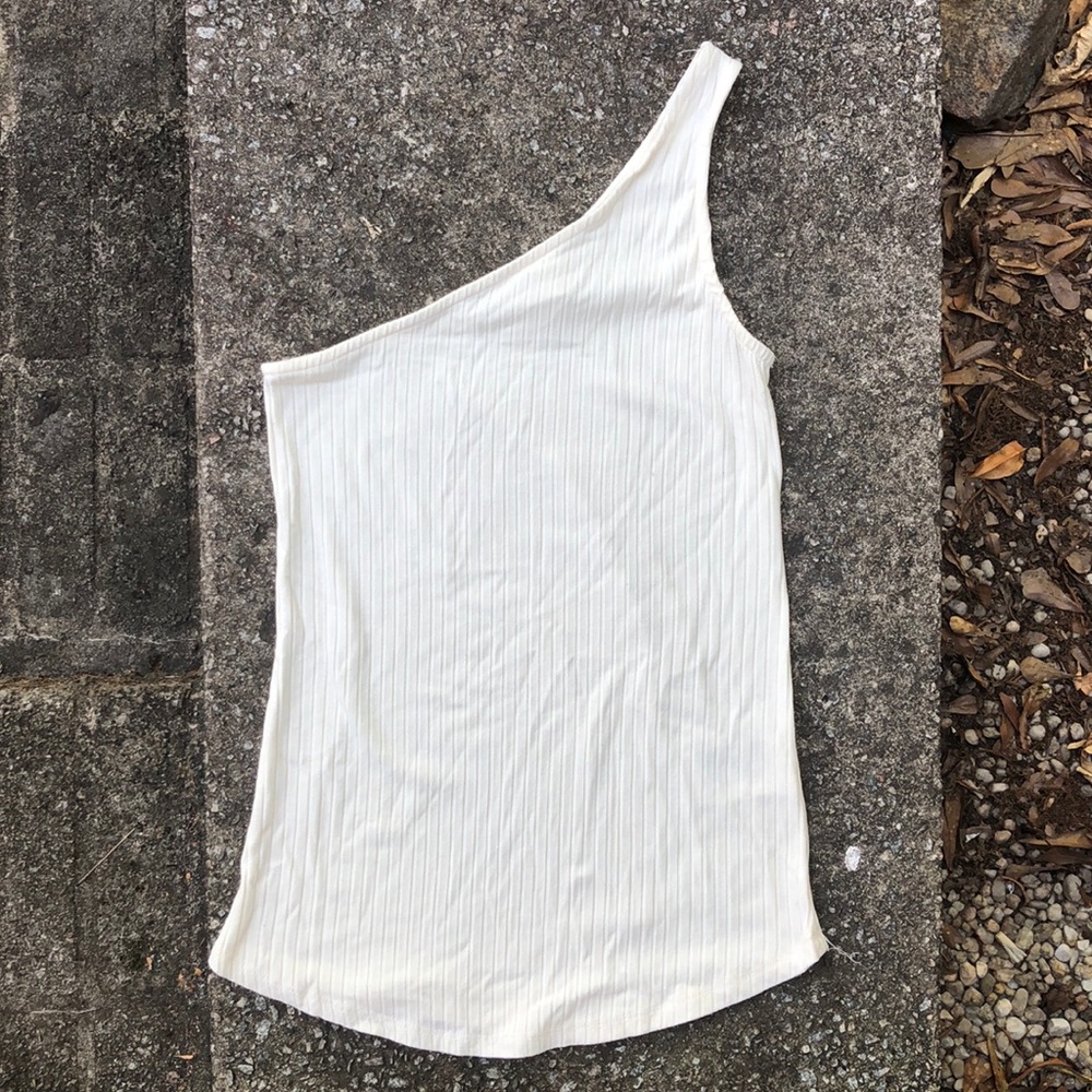 One shoulder tank top!